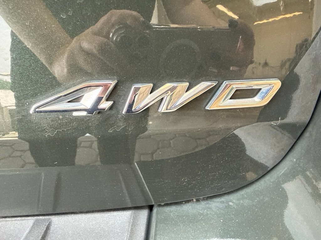 Used 2023 Ford Explorer XLT w/ Equipment Group 202A AWD/4WD image 10