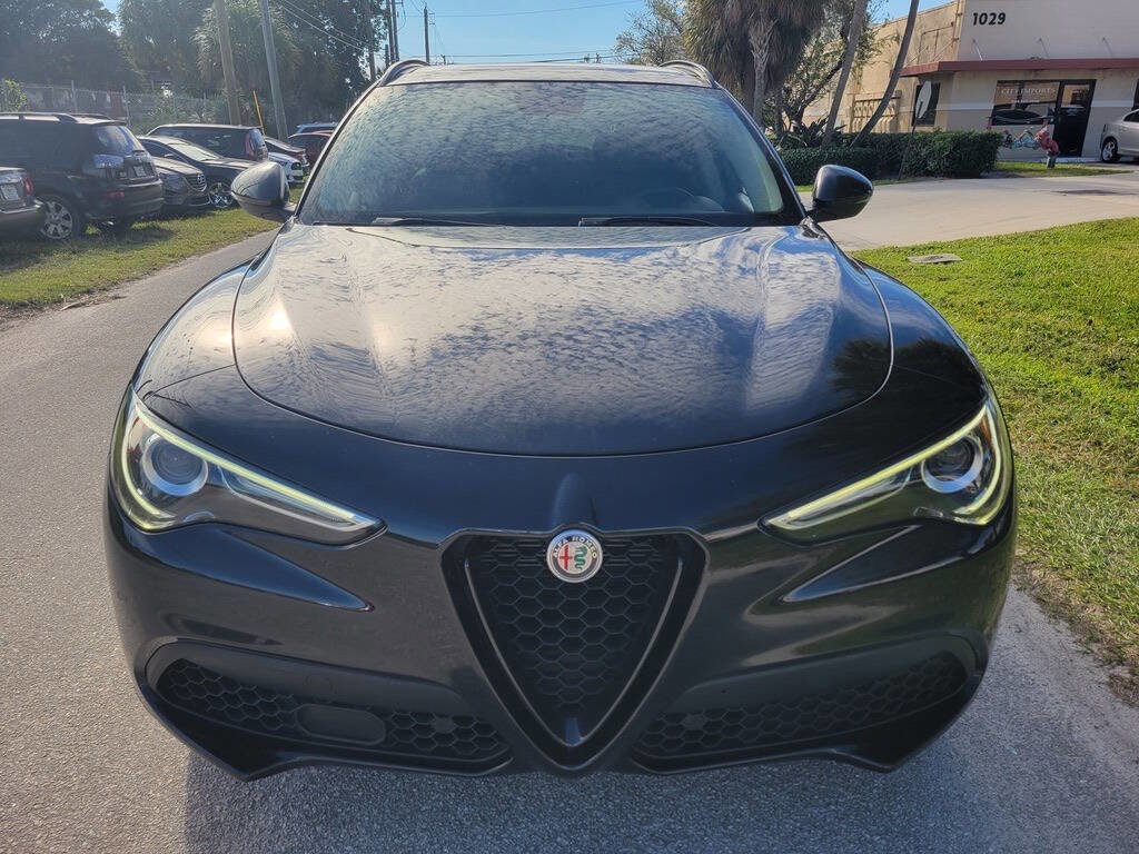 Used 2019 Alfa Romeo Stelvio Sprint w/ Nero Edizione image 13