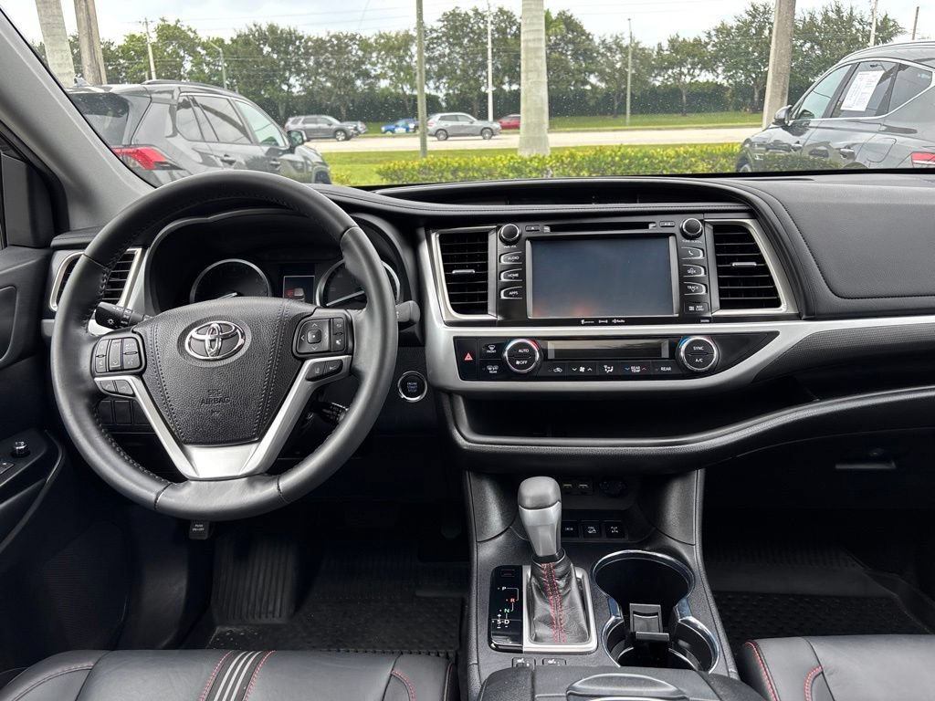 Used 2019 Toyota Highlander SE AWD/4WD image 24