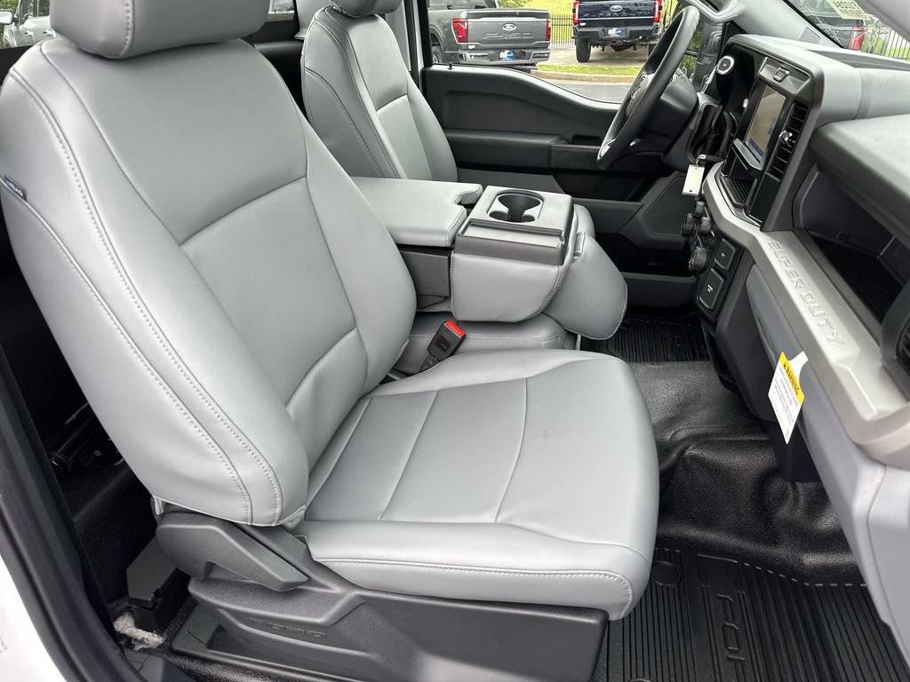 New 2025 Ford F250 XL RWD image 15