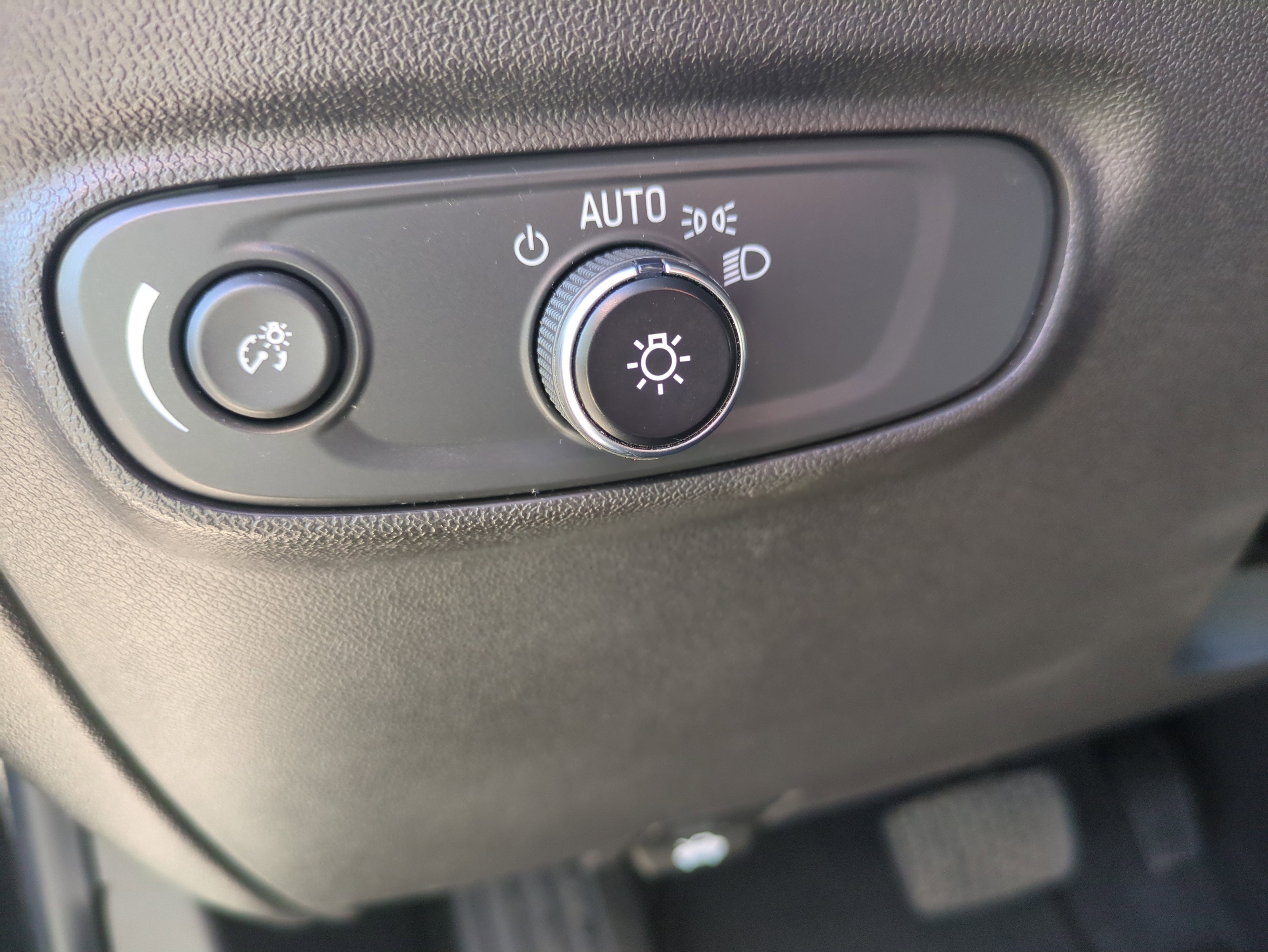 Used 2022 Chevrolet Equinox LT FWD image 12