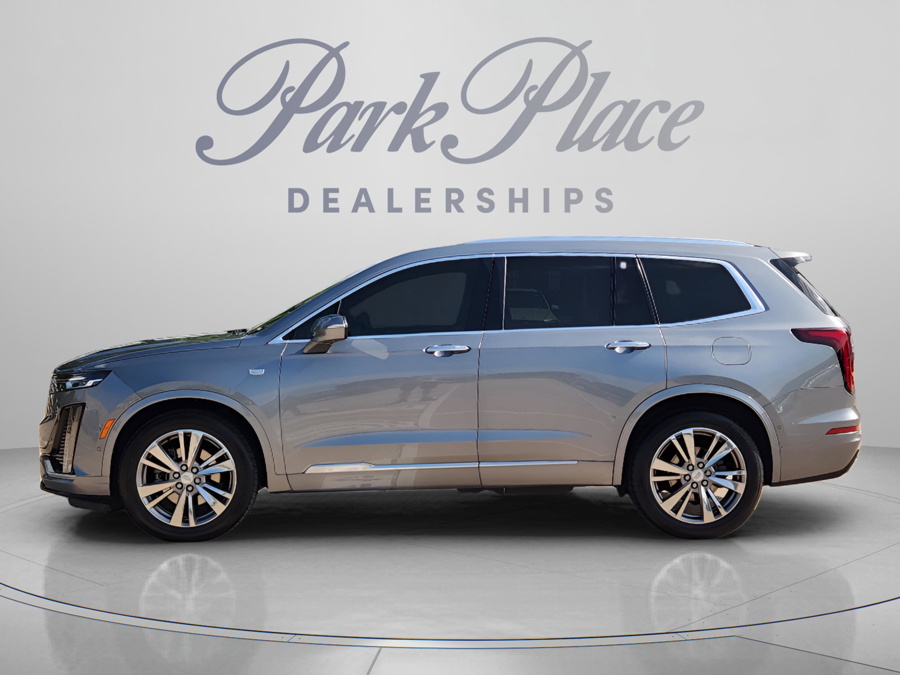 Used 2021 Cadillac XT6 Premium Luxury FWD image 2
