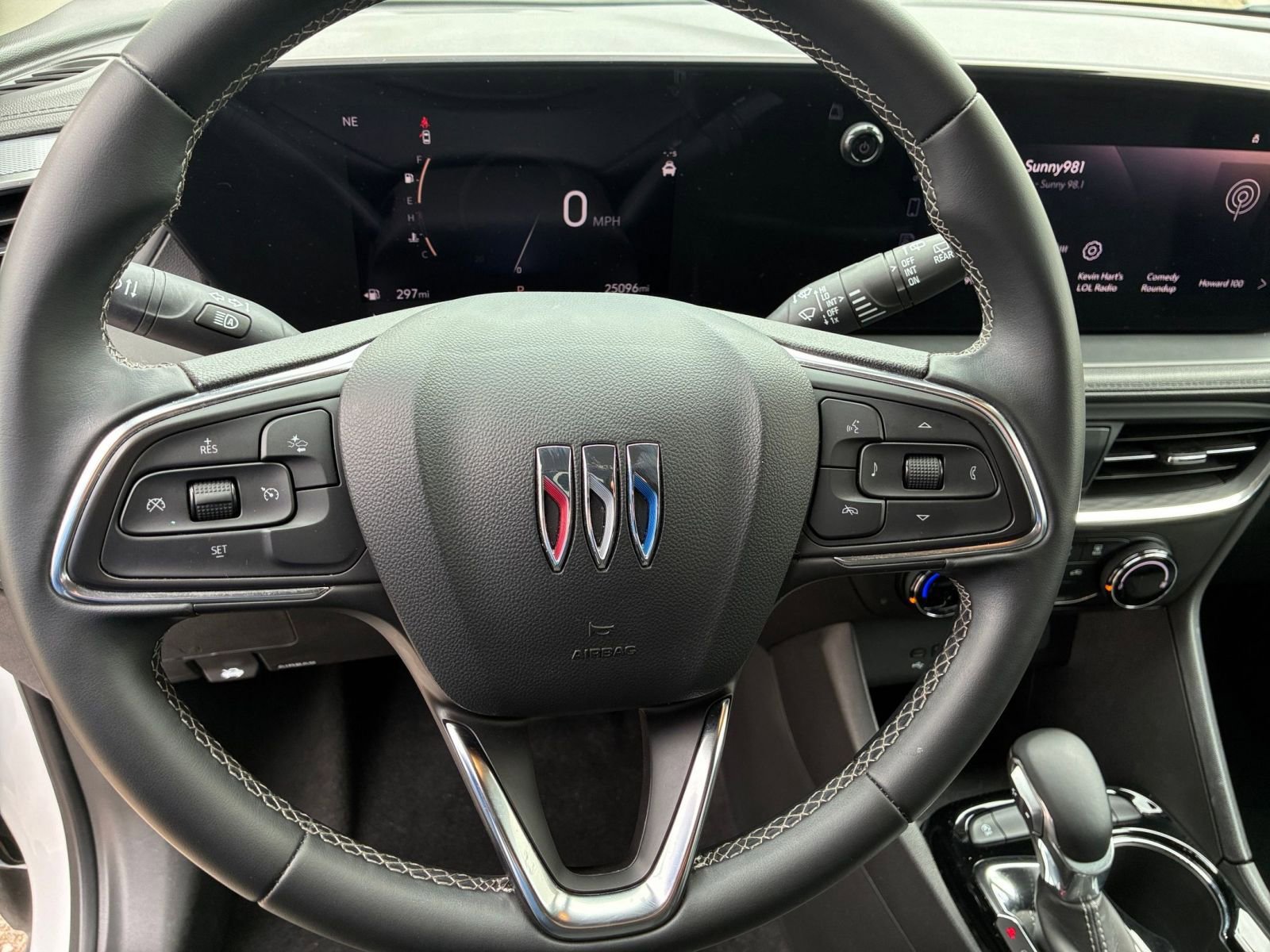 Used 2025 Buick Encore GX Preferred image 27