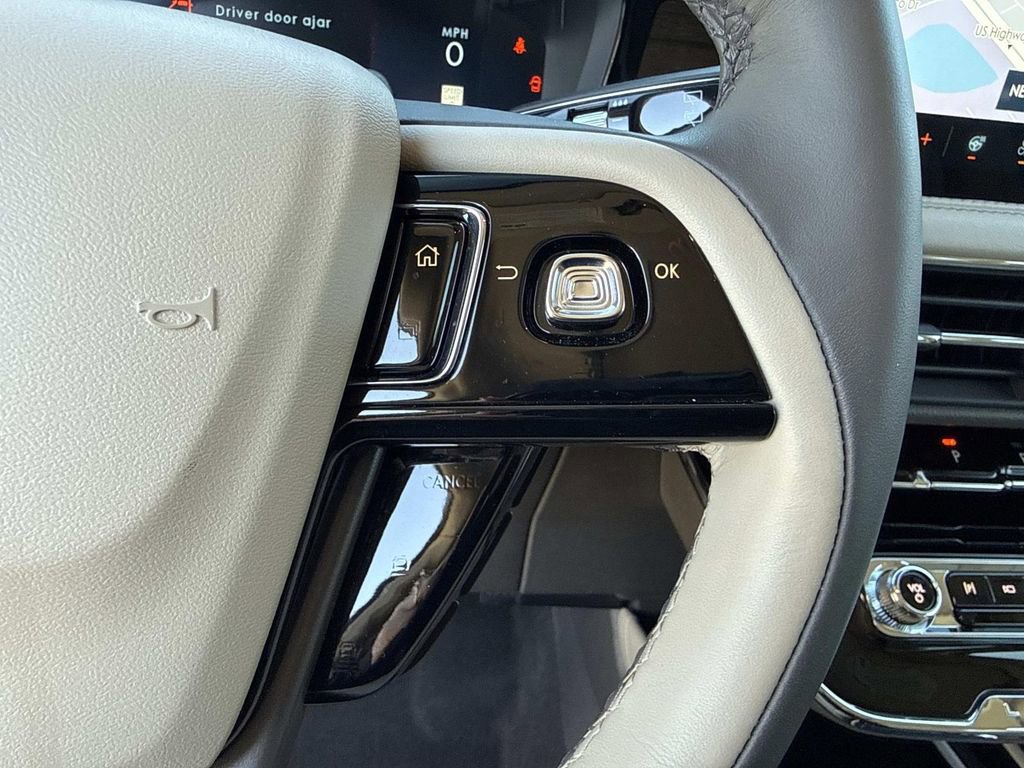 Used 2023 Lincoln Corsair Reserve w/ Equipment Group 202A image 30