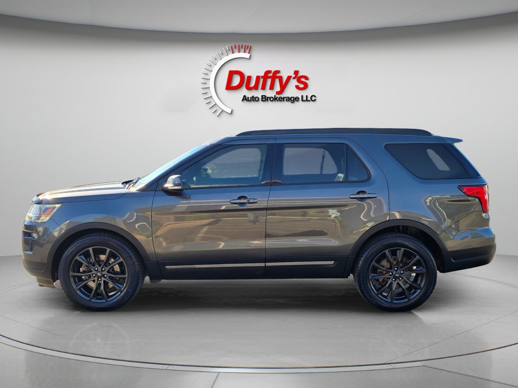 Used 2018 Ford Explorer XLT w/ XLT Appearance Package AWD/4WD image 17