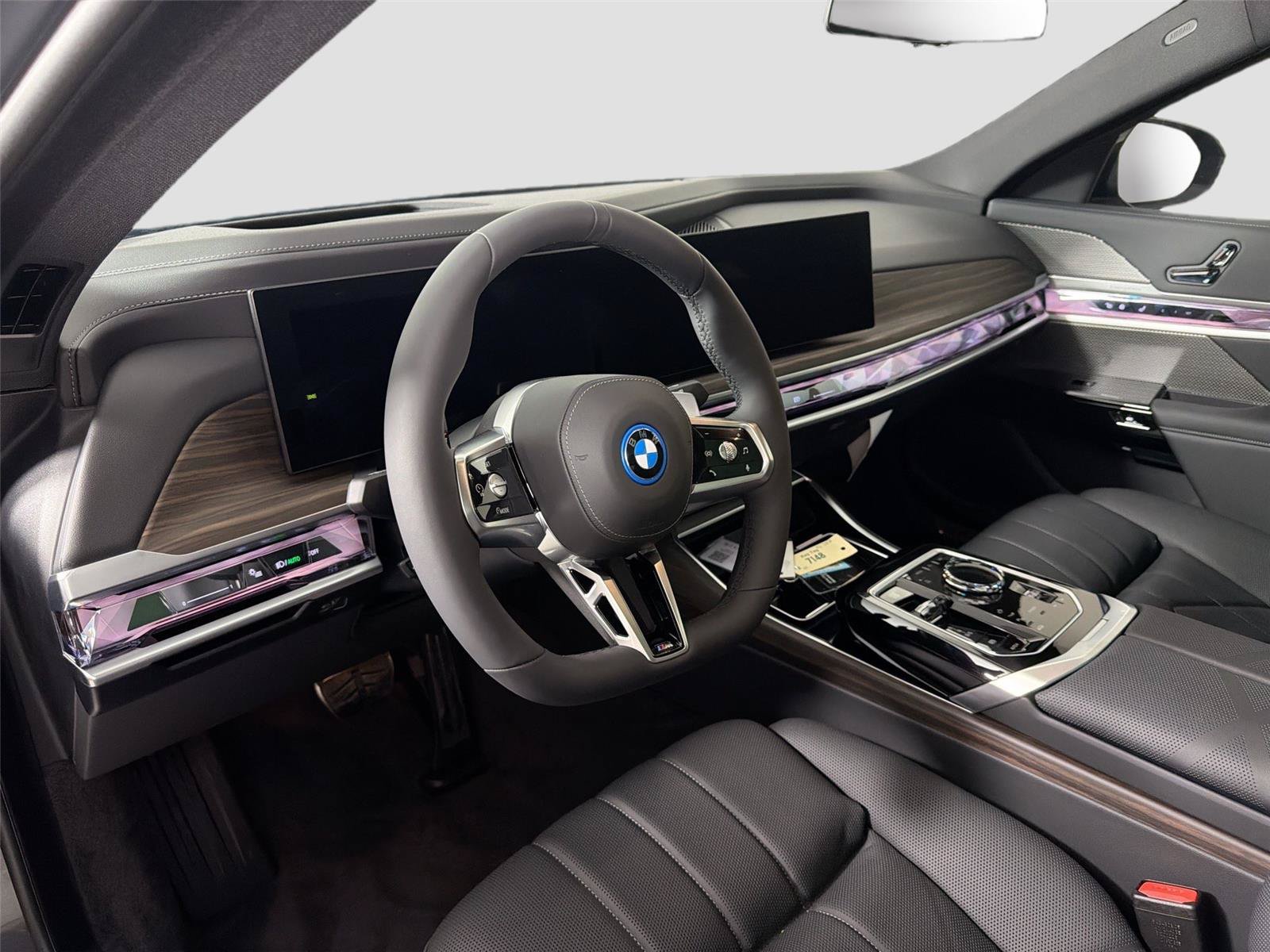 New 2026 BMW 750e xDrive AWD/4WD image 18