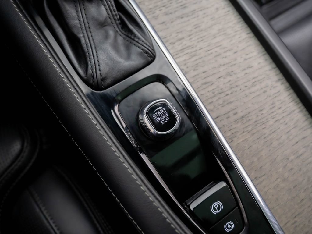 Used 2022 Volvo XC90 T6 Inscription w/ Advanced Package image 22