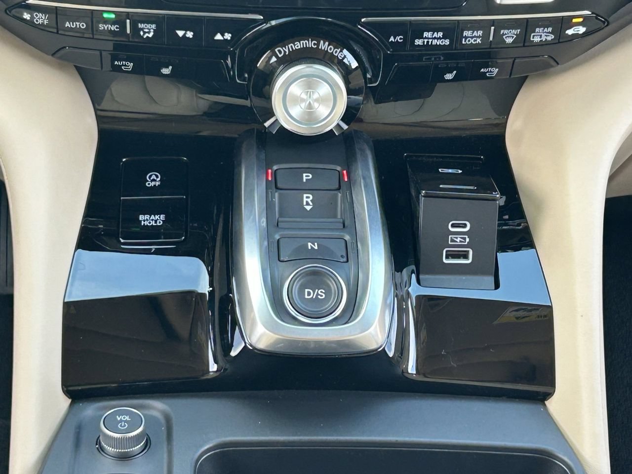 Certified 2025 Acura MDX FWD w/ Technology Package image 24