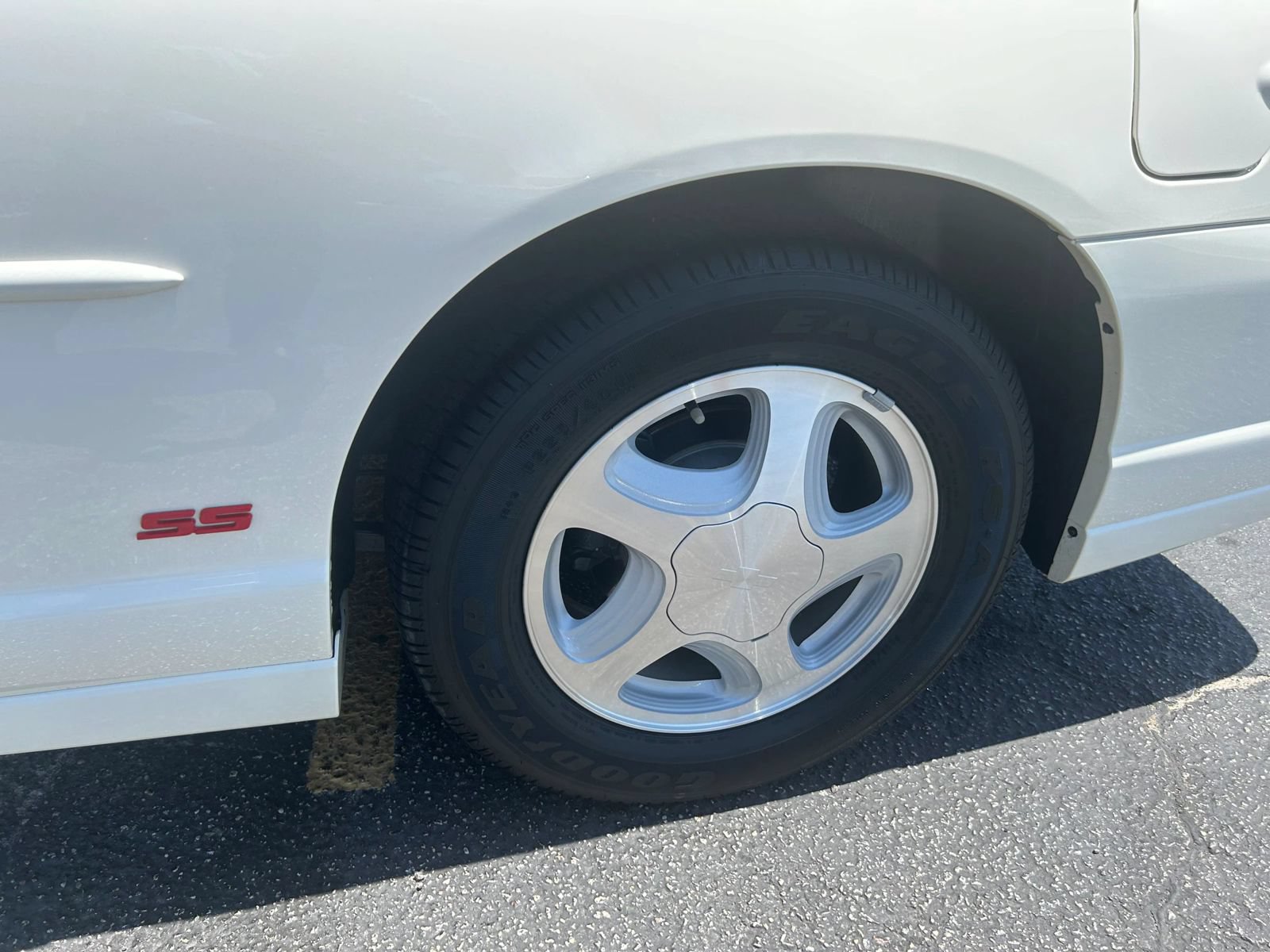 Used 2004 Chevrolet Monte Carlo SS w/ Preferred Equipment Group FWD image 37