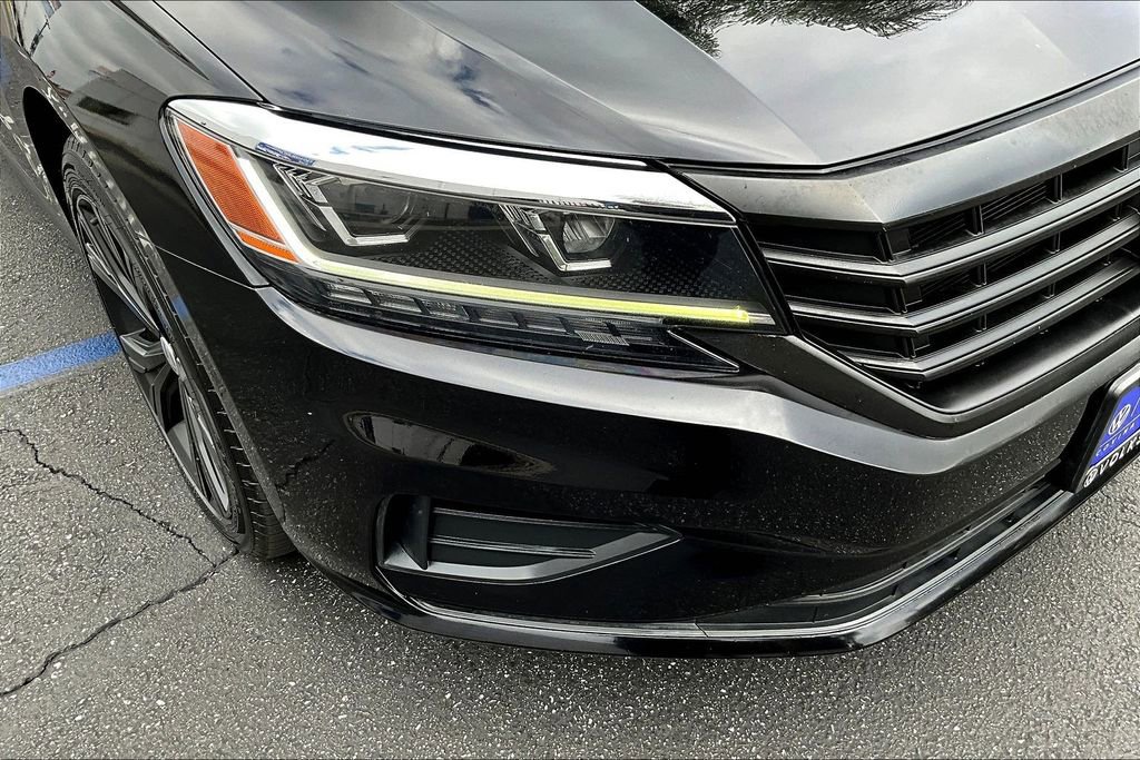 Used 2021 Volkswagen Passat 2.0T SE image 30