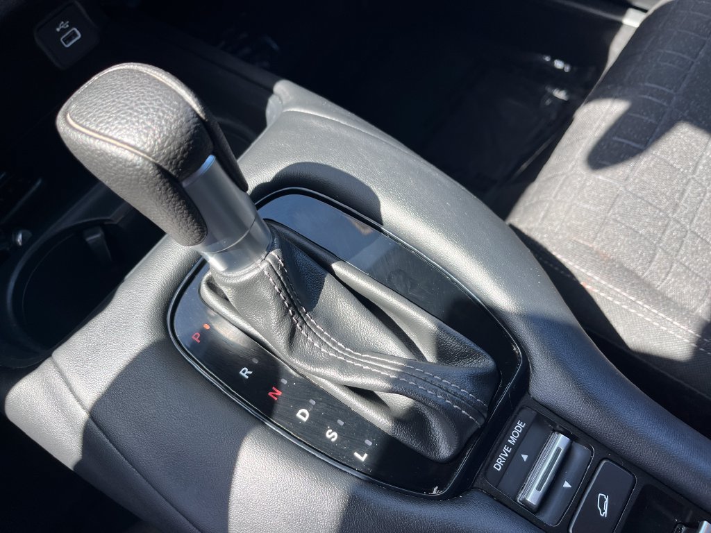 Certified 2024 Honda HR-V LX image 35