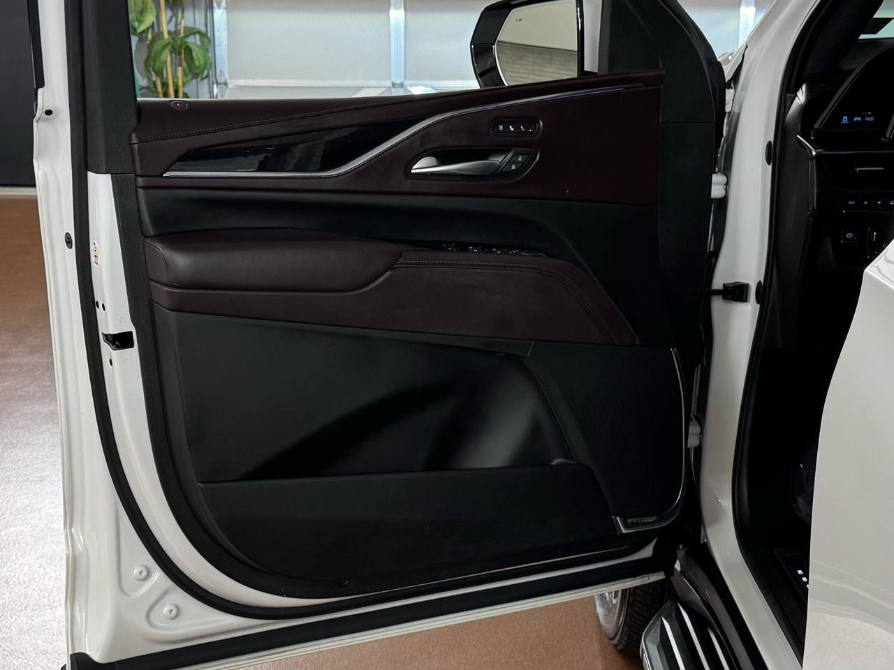 Used 2023 Cadillac Escalade Sport Platinum AWD/4WD image 17