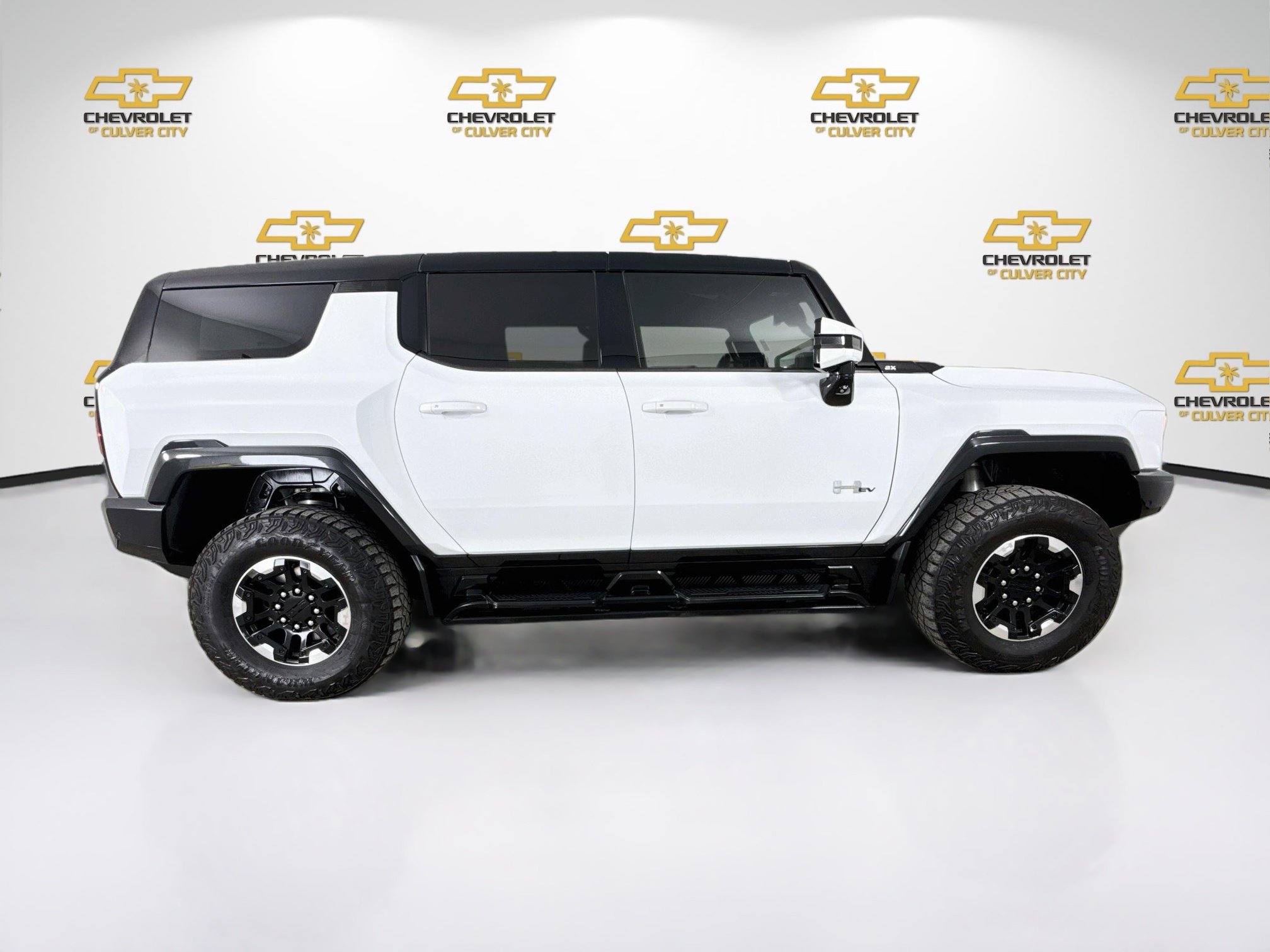 Used 2024 GMC Hummer EV 2X w/ Extreme Off-Road Package AWD/4WD image 9
