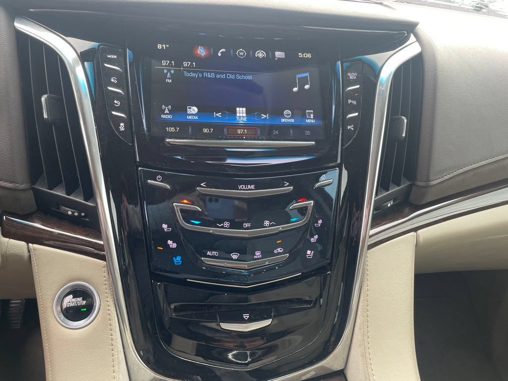 Used 2017 Cadillac Escalade 2WD image 22