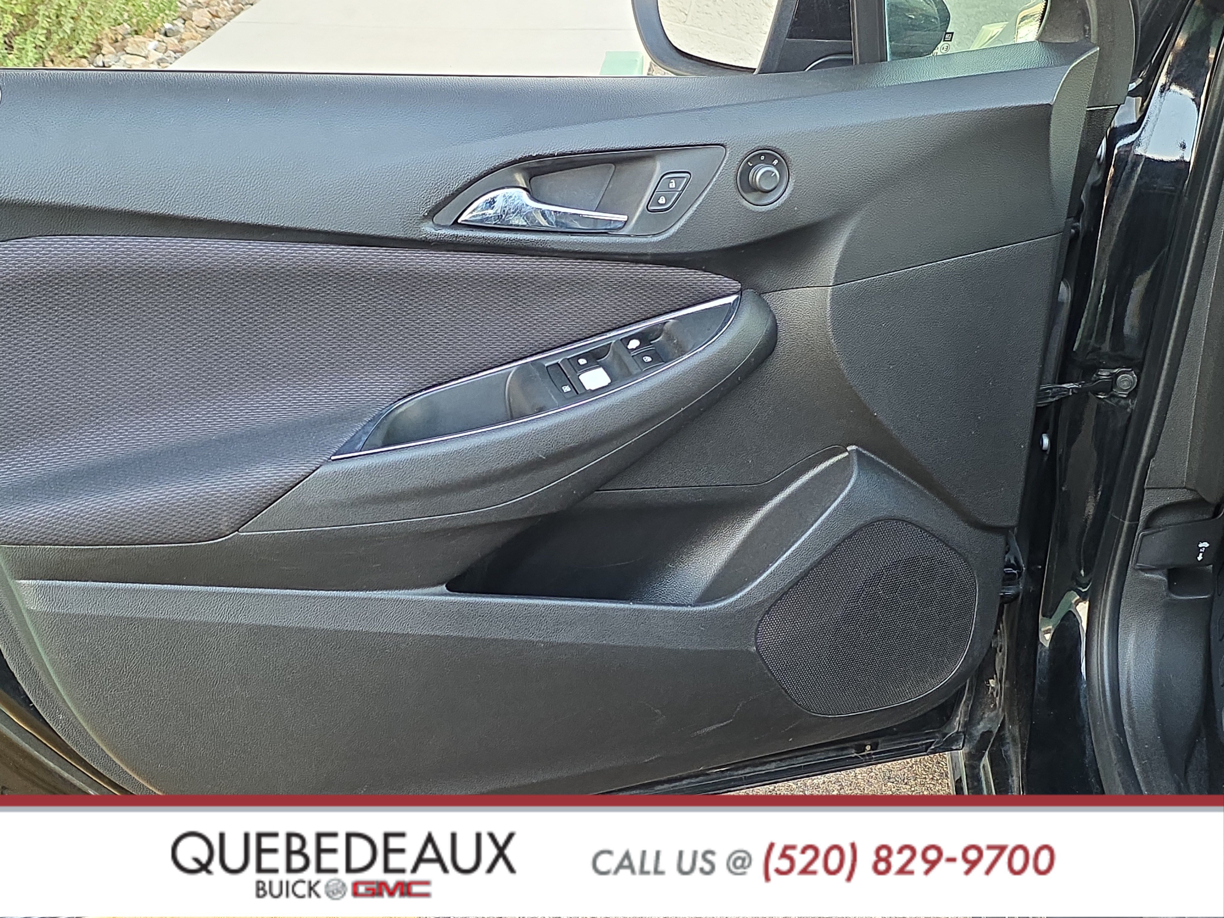 Used 2018 Chevrolet Cruze LT w/ Redline Edition FWD image 9