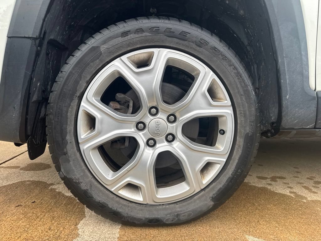 Used 2020 Jeep Renegade Limited w/ UConnect 8.4 Nav Group AWD/4WD image 25