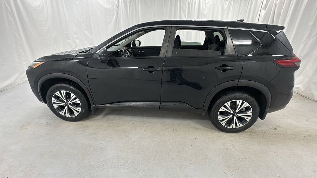 Used 2023 Nissan Rogue SV image 6