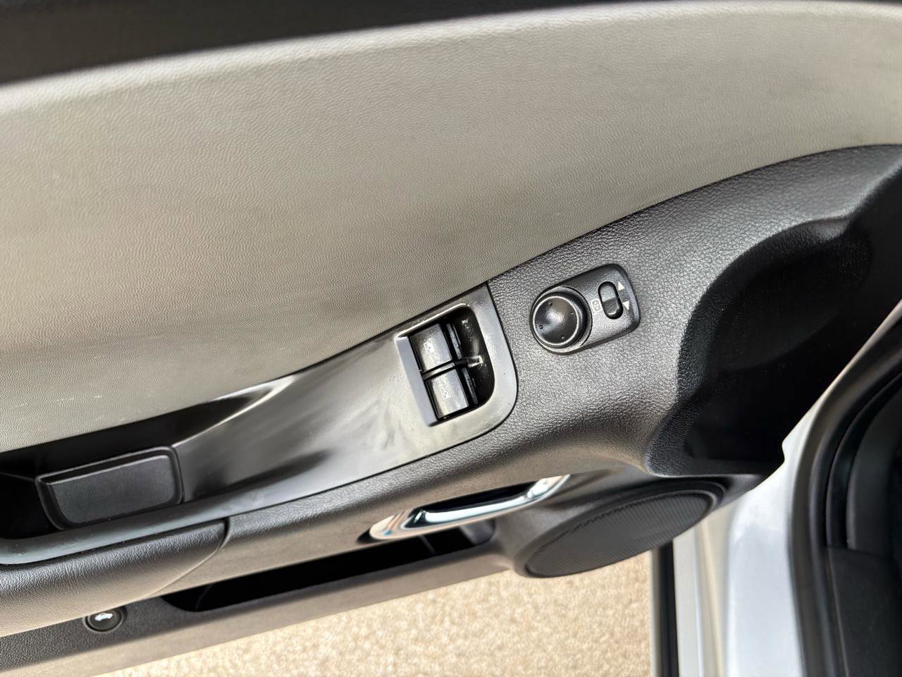 Used 2010 Chevrolet Camaro LS RWD image 21