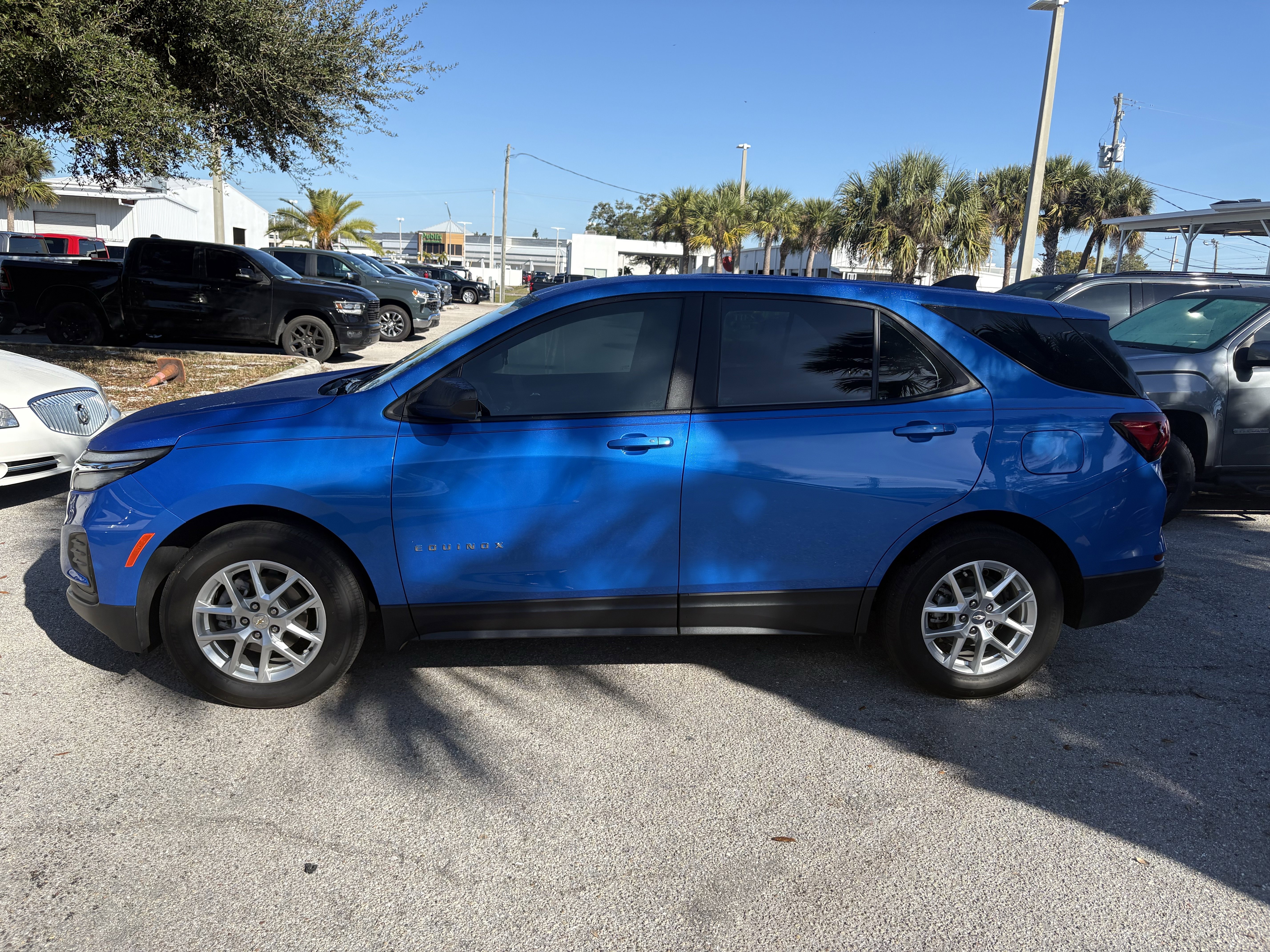 Used 2024 Chevrolet Equinox LS w/ Driver Confidence II Package image 4