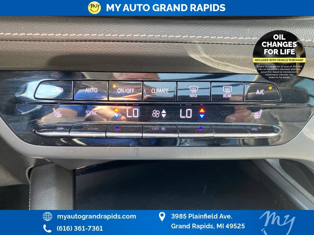 Used 2023 Buick Envision Essence w/ Sport Touring Package AWD/4WD image 25