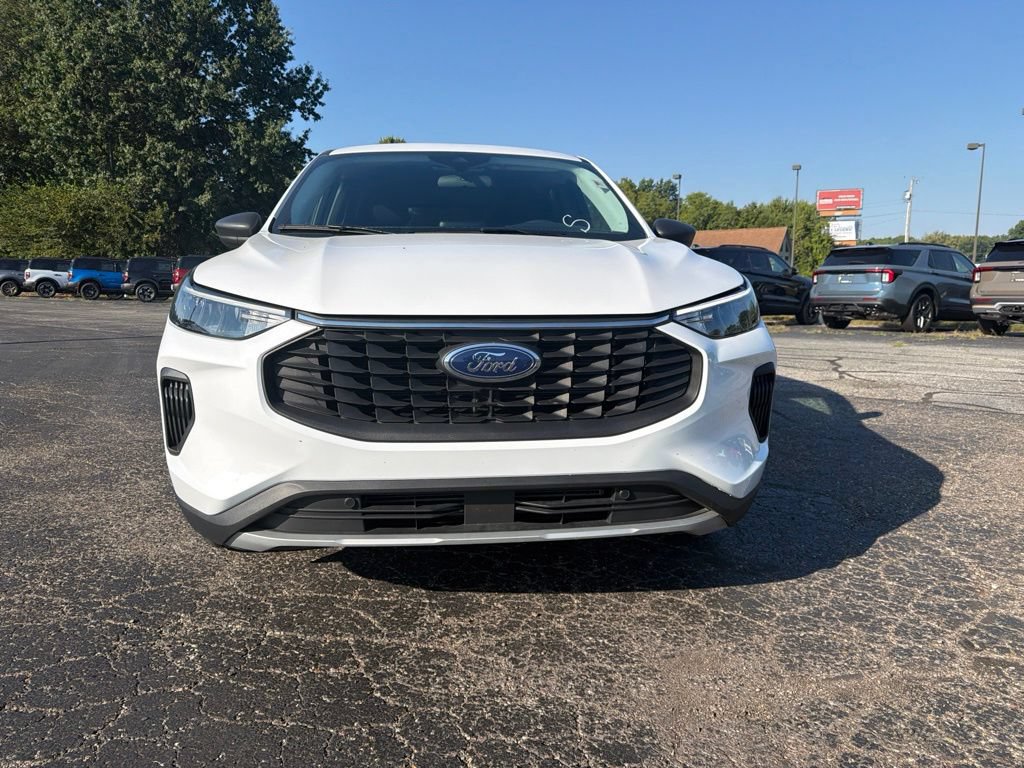 Used 2025 Ford Escape Active FWD image 2