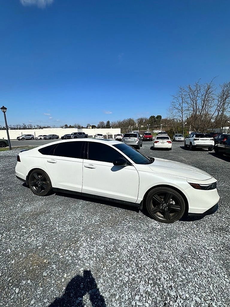 Used 2023 Honda Accord Sport image 2