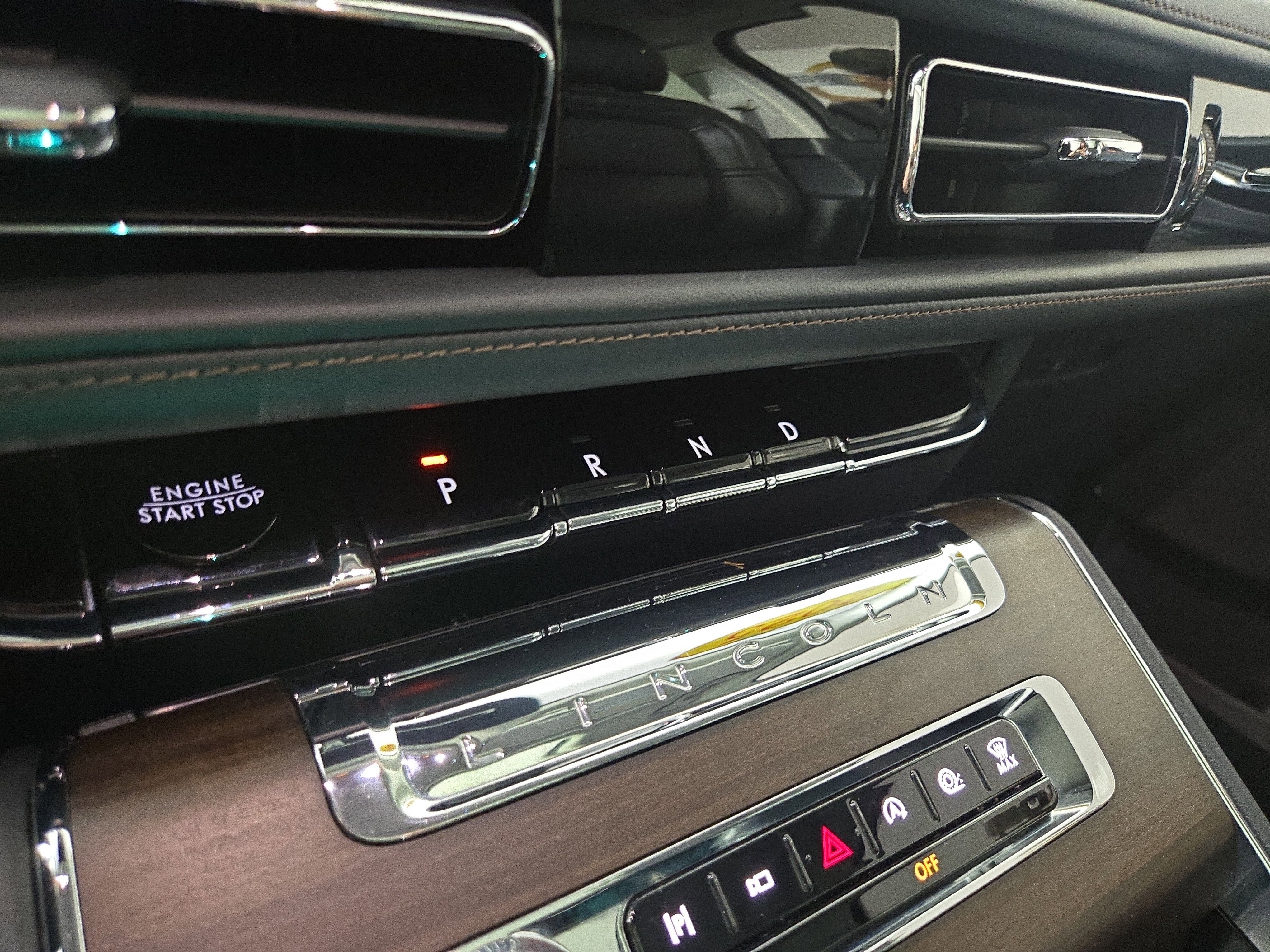 Used 2025 Lincoln Aviator Reserve w/ Jet Appearance Package AWD/4WD image 25