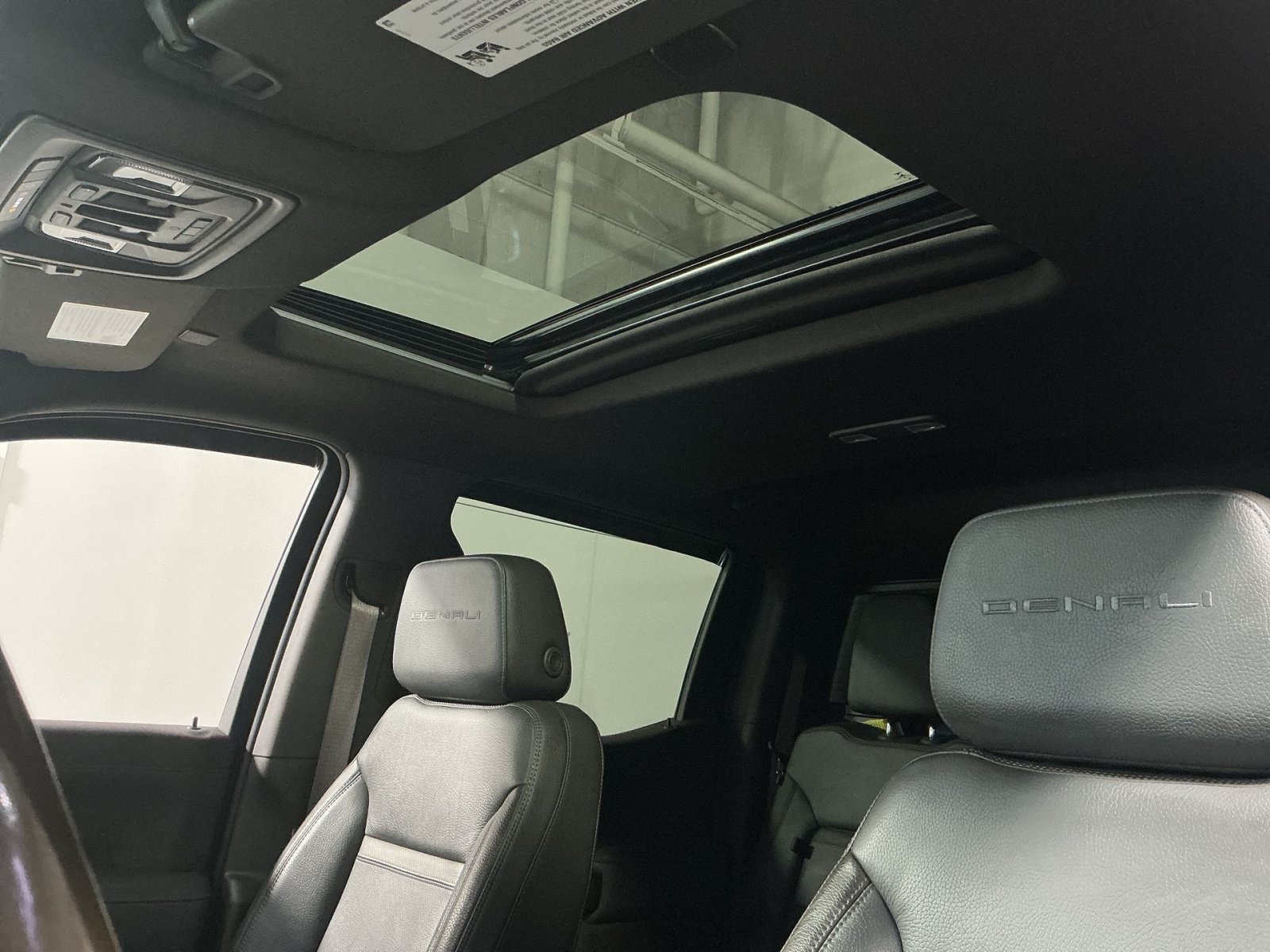 Used 2020 GMC Sierra 1500 Denali w/ Denali Ultimate Package AWD/4WD image 23