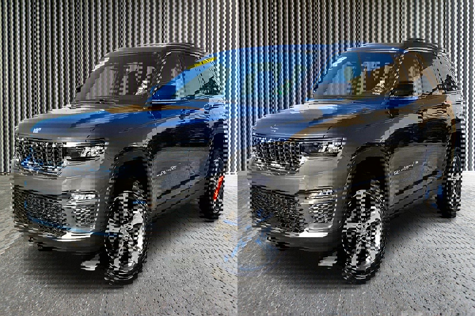 New 2025 Jeep Grand Cherokee Limited w/ Luxury Tech Group II image 2