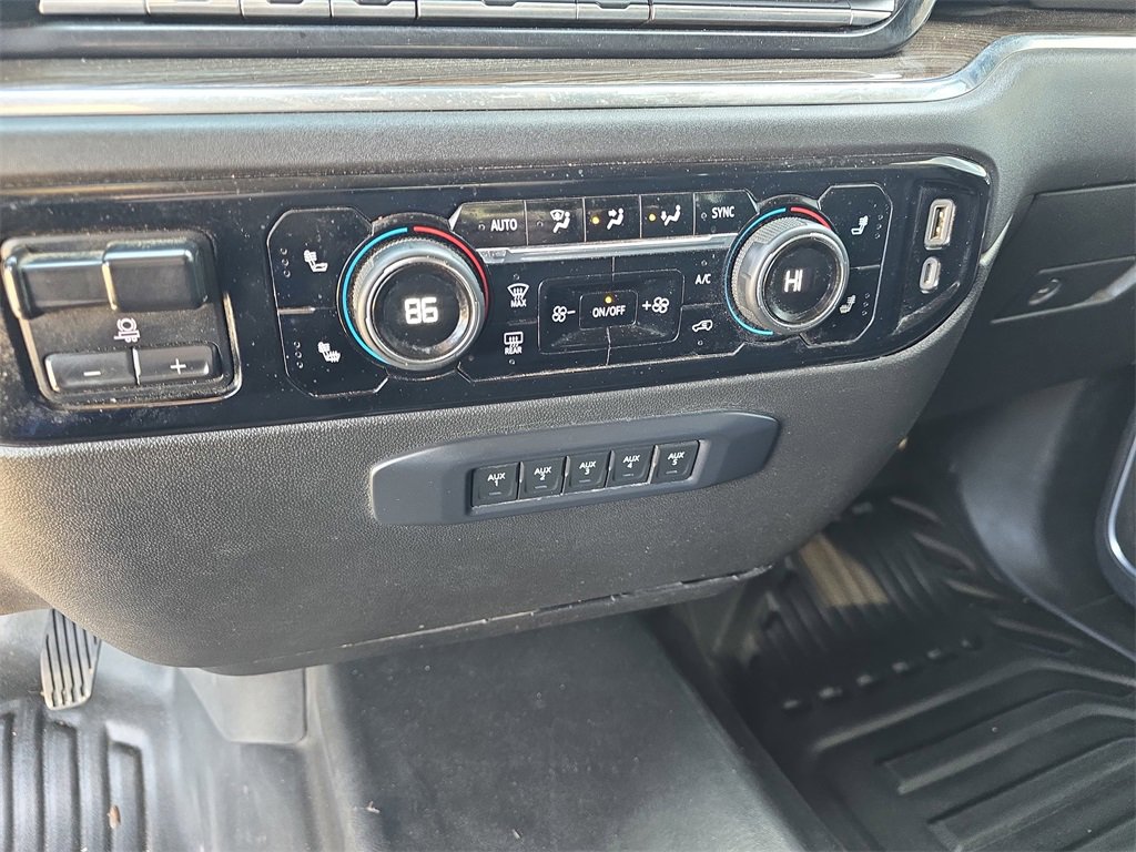 Used 2024 Chevrolet Silverado 2500 LT w/ Convenience Package image 24