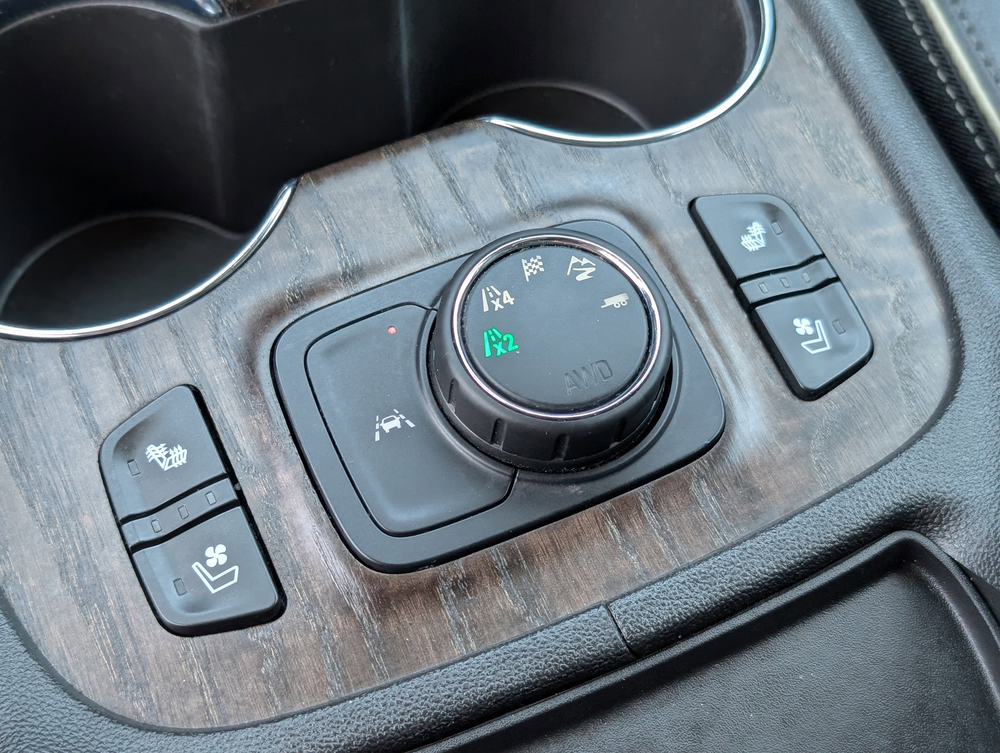 Used 2022 GMC Acadia Denali w/ Trailering Package image 26