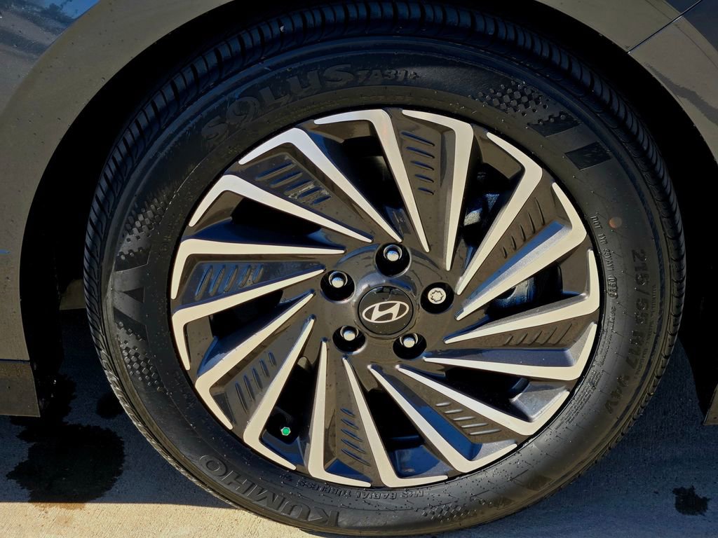 Certified 2025 Hyundai Sonata Limited image 8