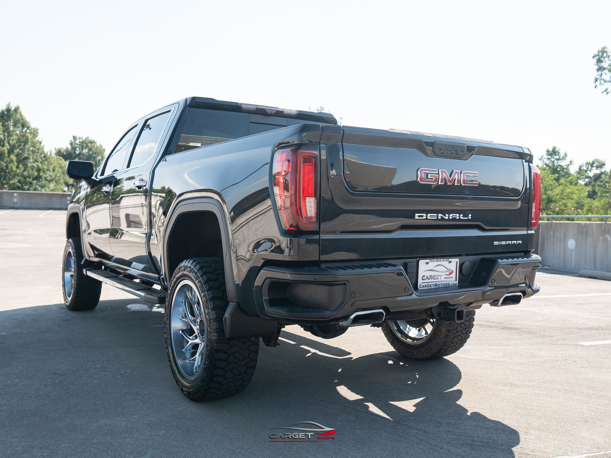 Used 2021 GMC Sierra 1500 Denali w/ Technology Package AWD/4WD image 5
