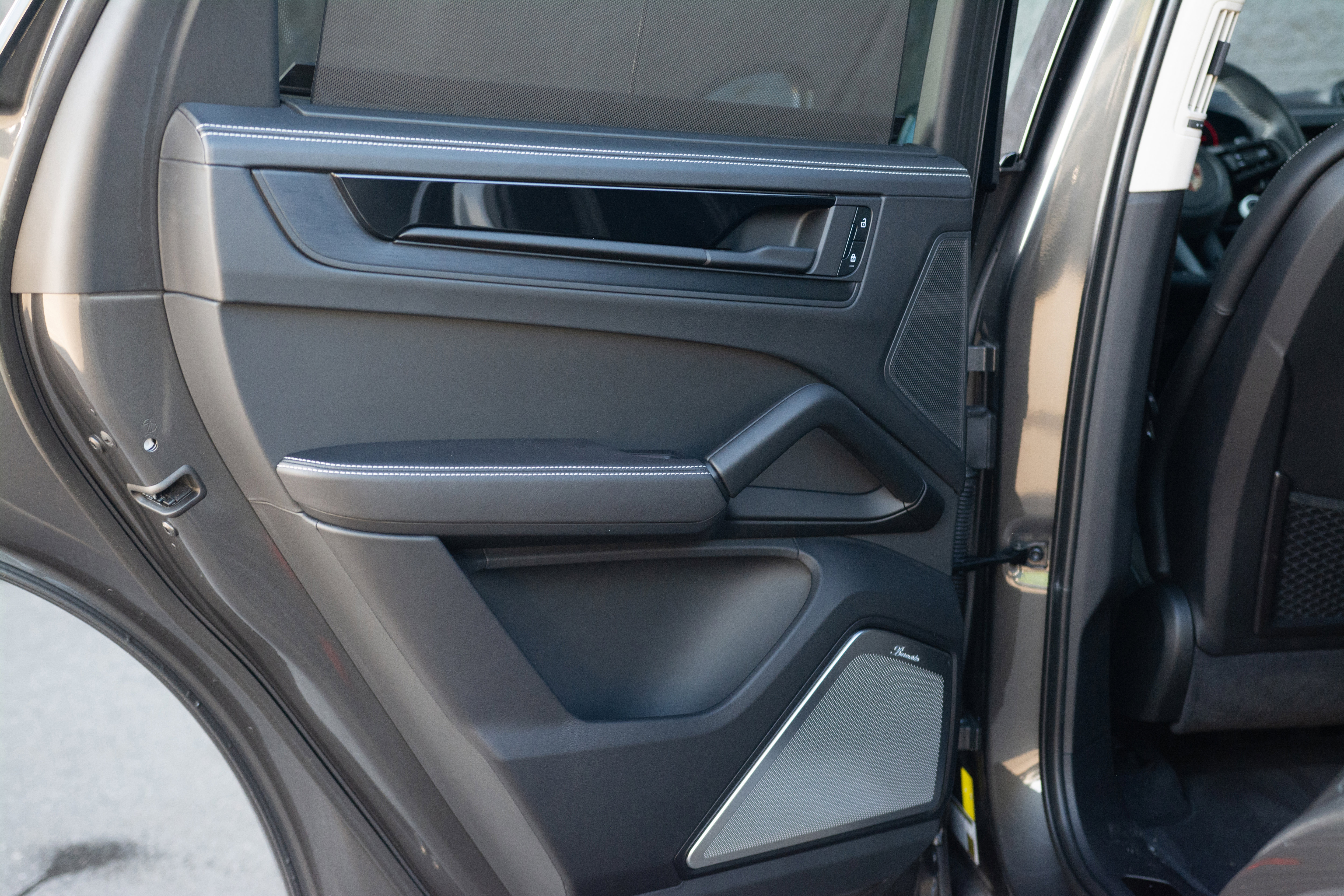 Certified 2025 Porsche Cayenne GTS image 29