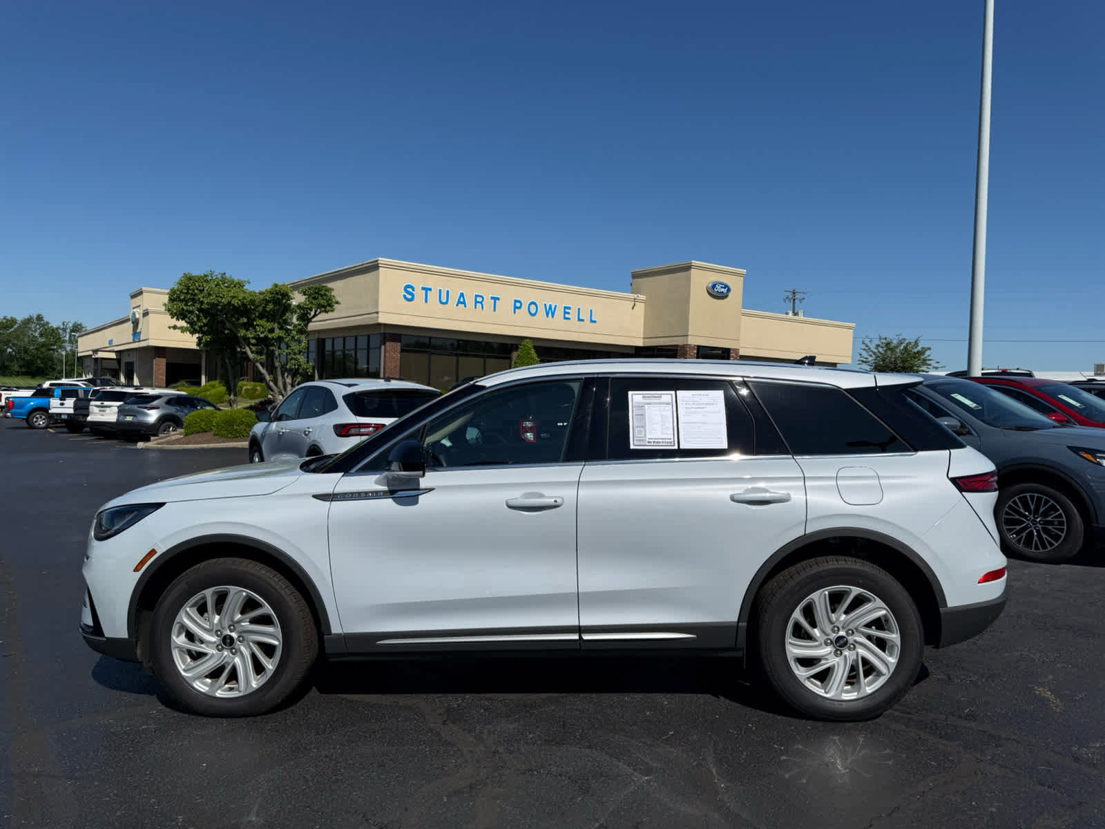 Used 2025 Lincoln Corsair AWD image 22