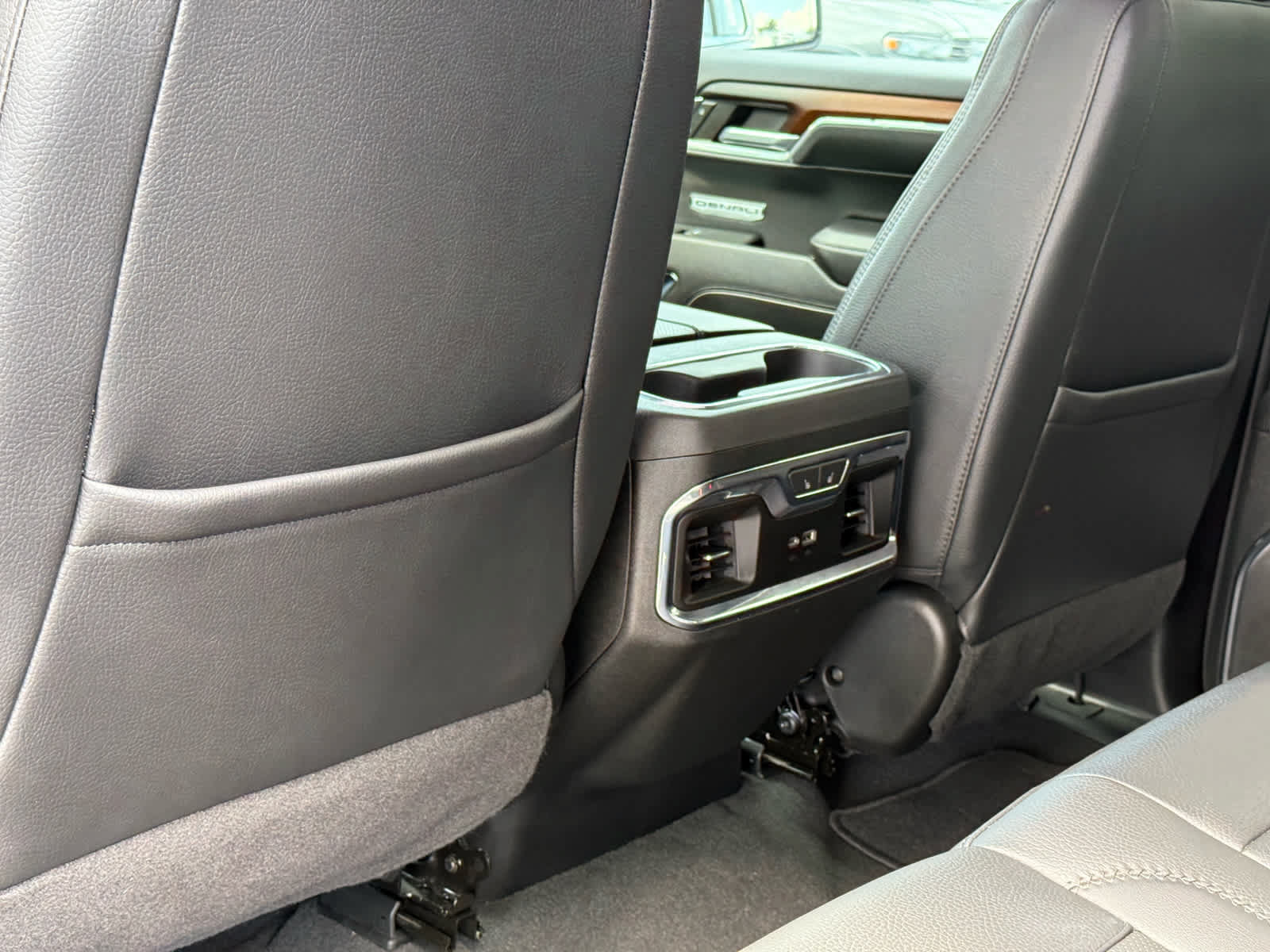 Used 2024 GMC Sierra 1500 Denali AWD/4WD image 27