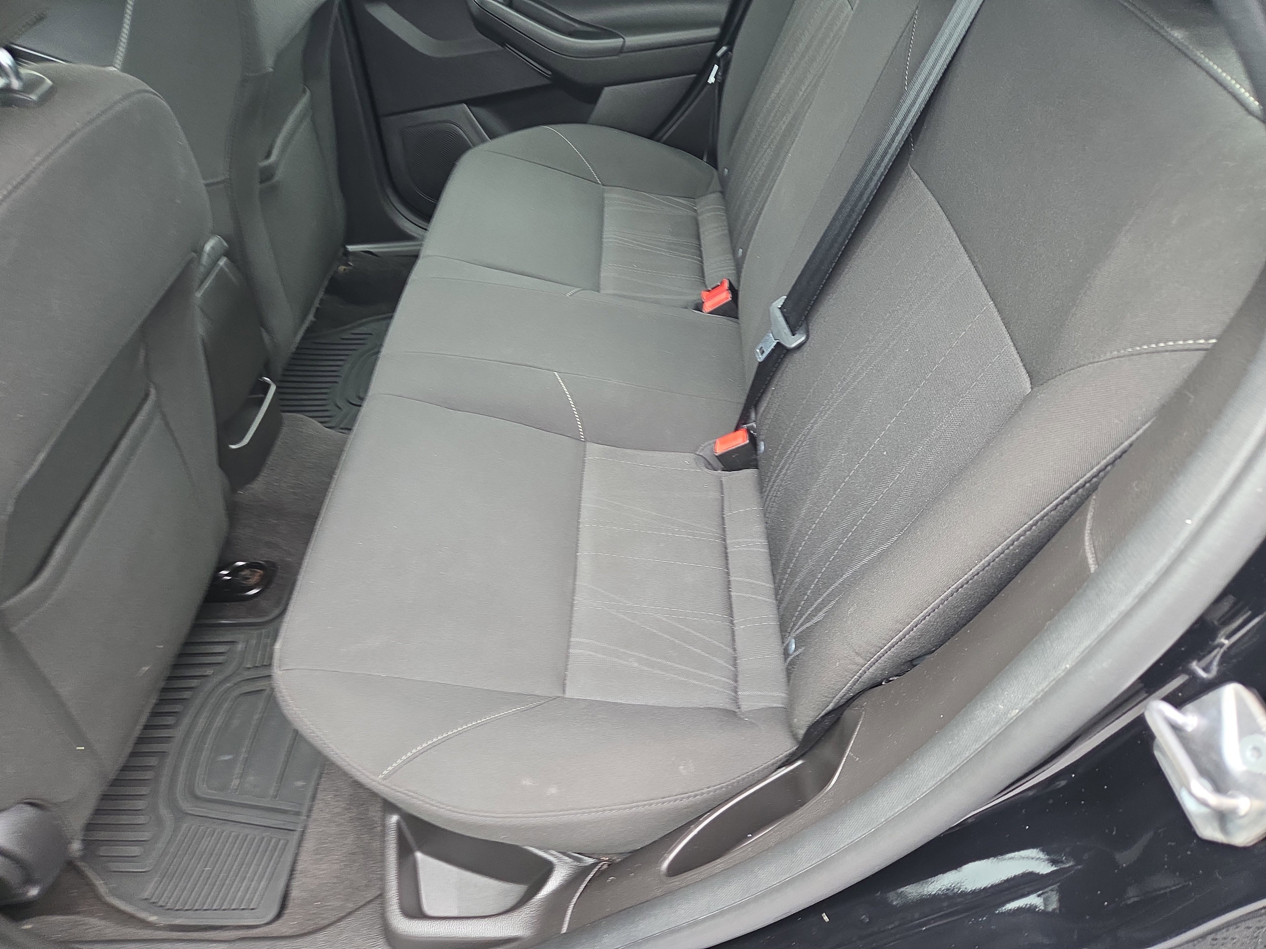 Used 2017 Ford Focus SE image 12