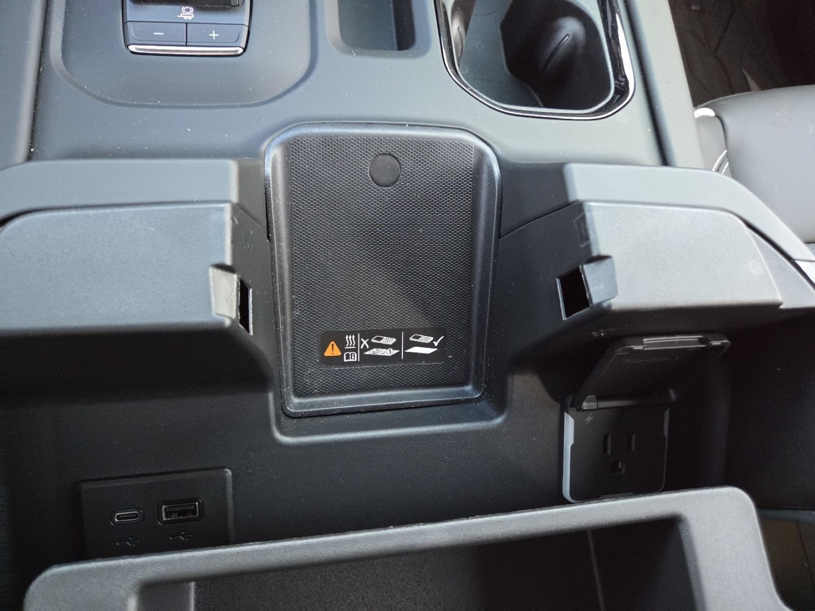 Used 2025 GMC Sierra 2500 AT4X AWD/4WD image 10