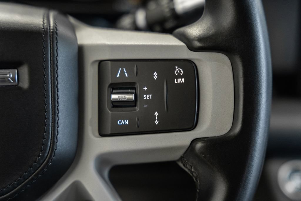 Used 2020 Land Rover Defender 110 HSE image 28
