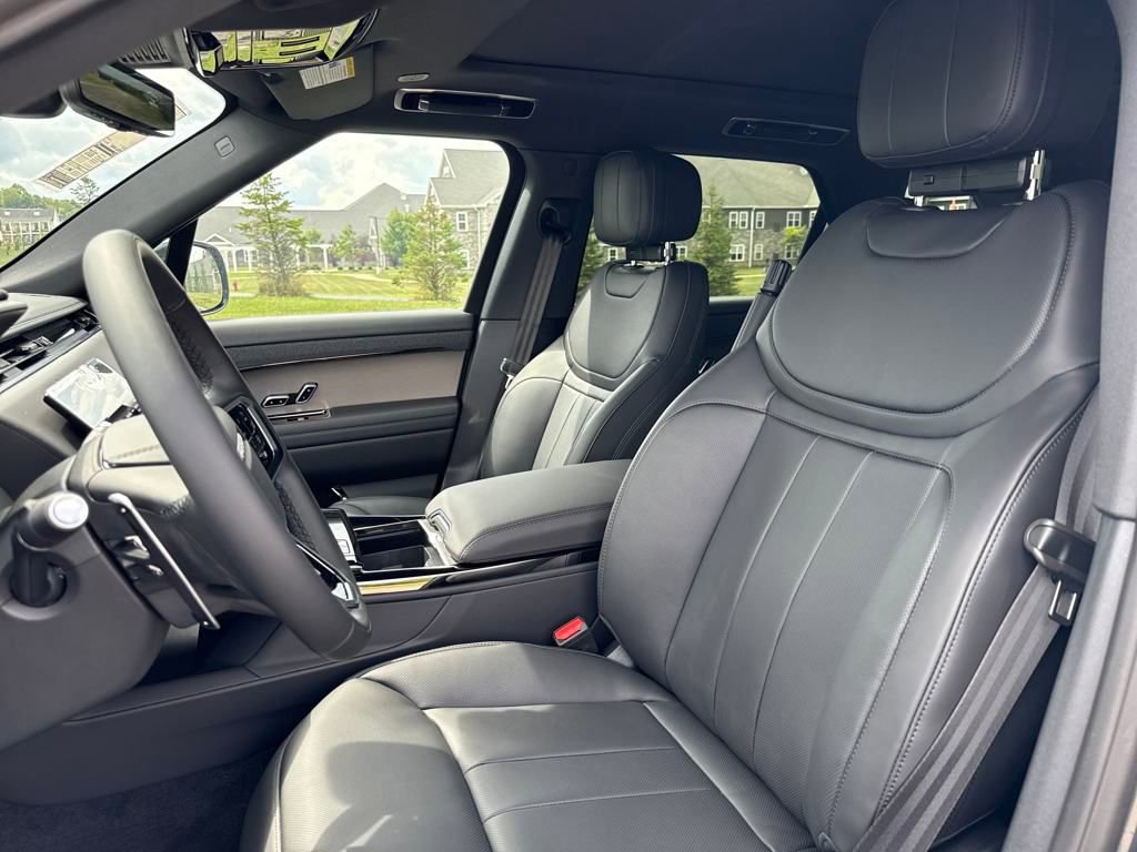New 2025 Land Rover Range Rover Sport SE image 11