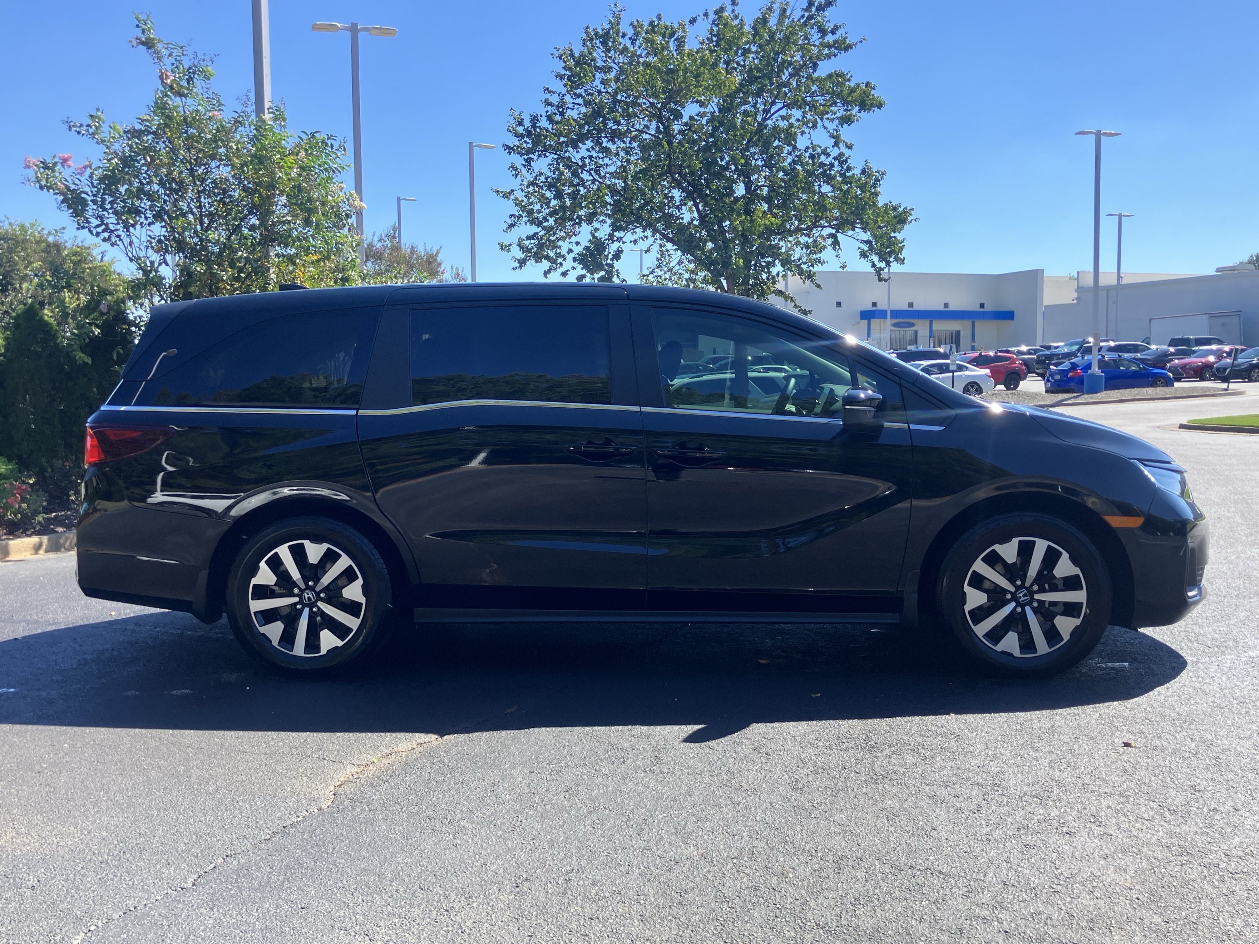Certified 2026 Honda Odyssey EX-L image 11