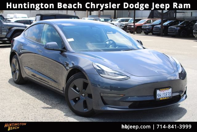 Used 2023 Tesla Model 3 Standard Range RWD image 1