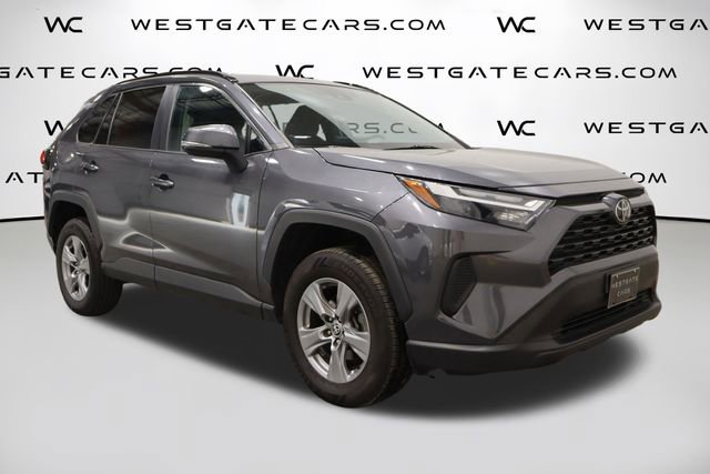 Used 2022 Toyota RAV4 XLE AWD/4WD image 2