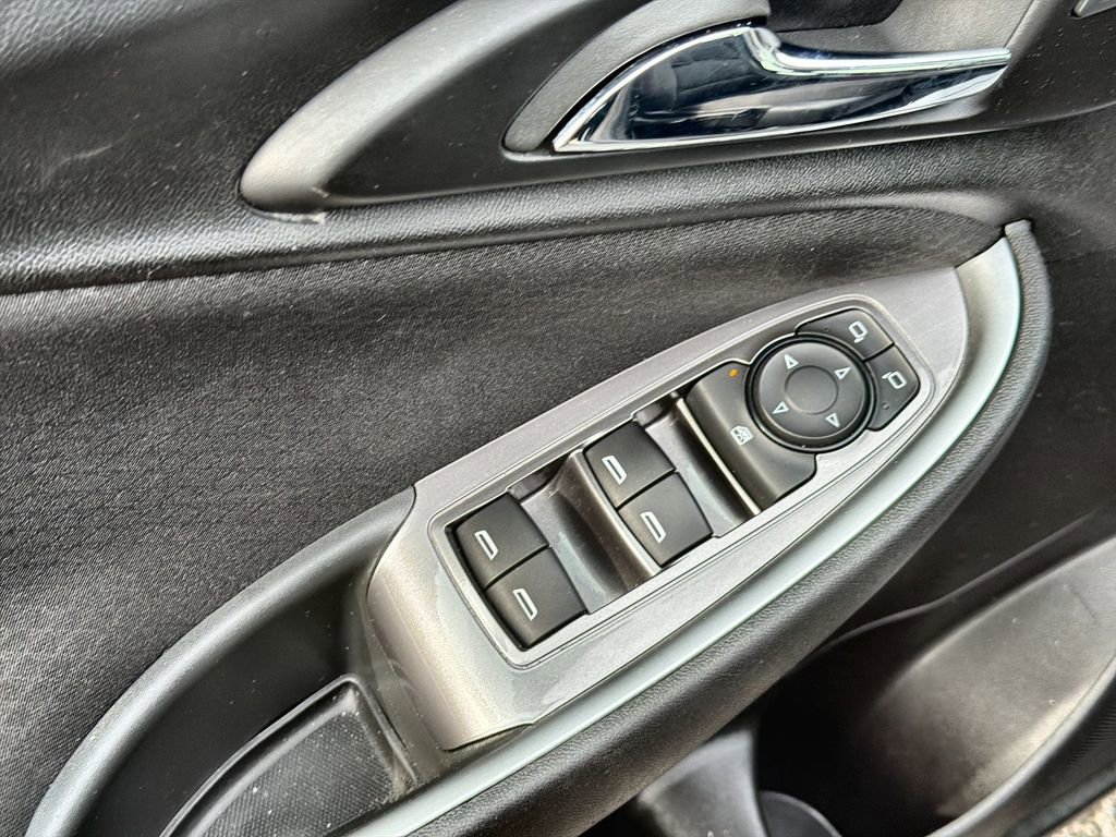 Used 2024 Chevrolet Malibu LS FWD image 13