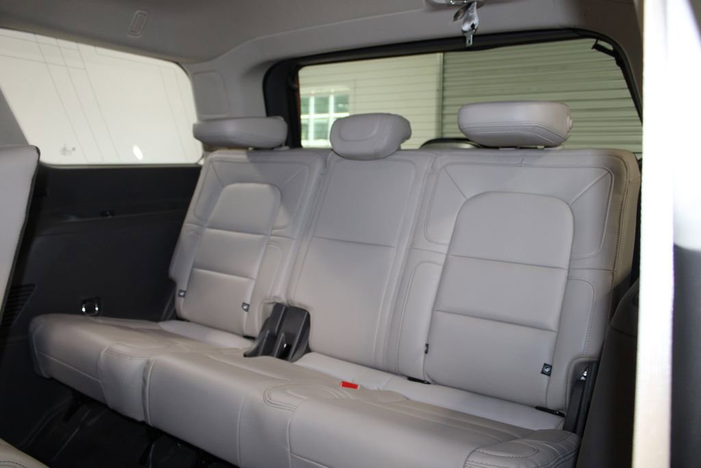 Used 2023 Lincoln Navigator Reserve AWD/4WD image 22