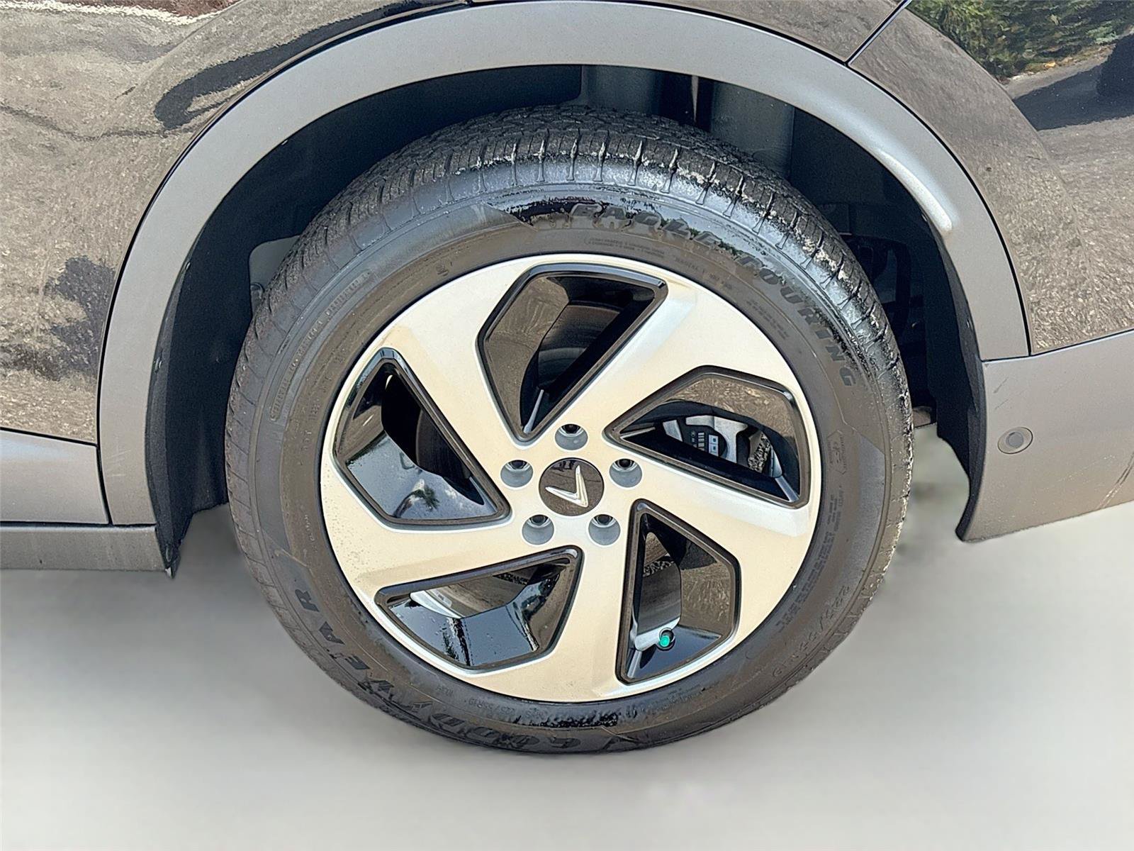 New 2025 VinFast VF 8 Eco AWD/4WD image 30