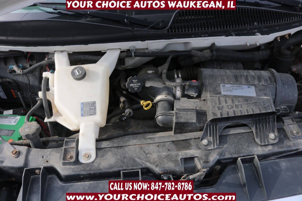 Used 2017 GMC Savana 2500 RWD image 17