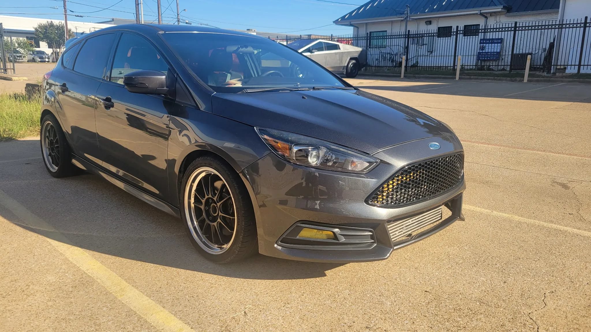 Used 2018 Ford Focus ST w/ Equipment Group 401A FWD image 1