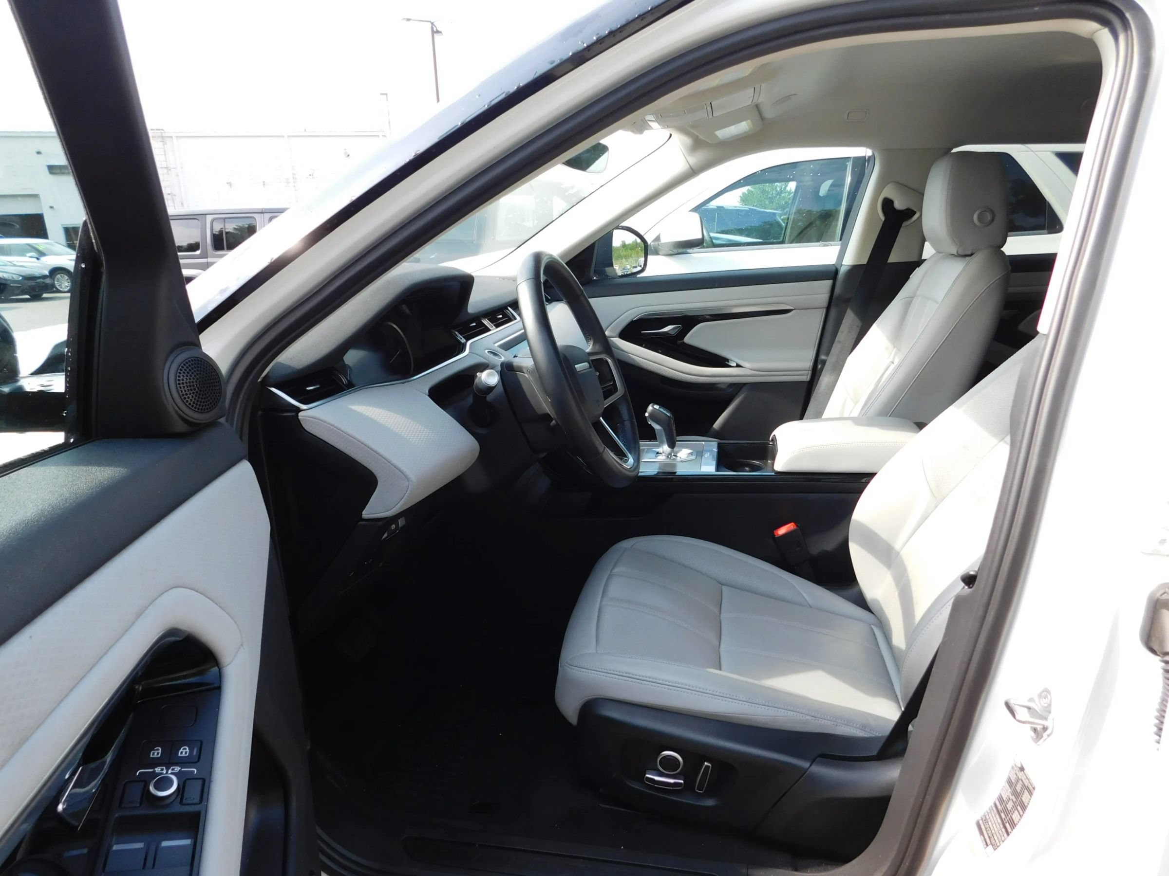 Used 2022 Land Rover Range Rover Evoque S AWD/4WD image 14