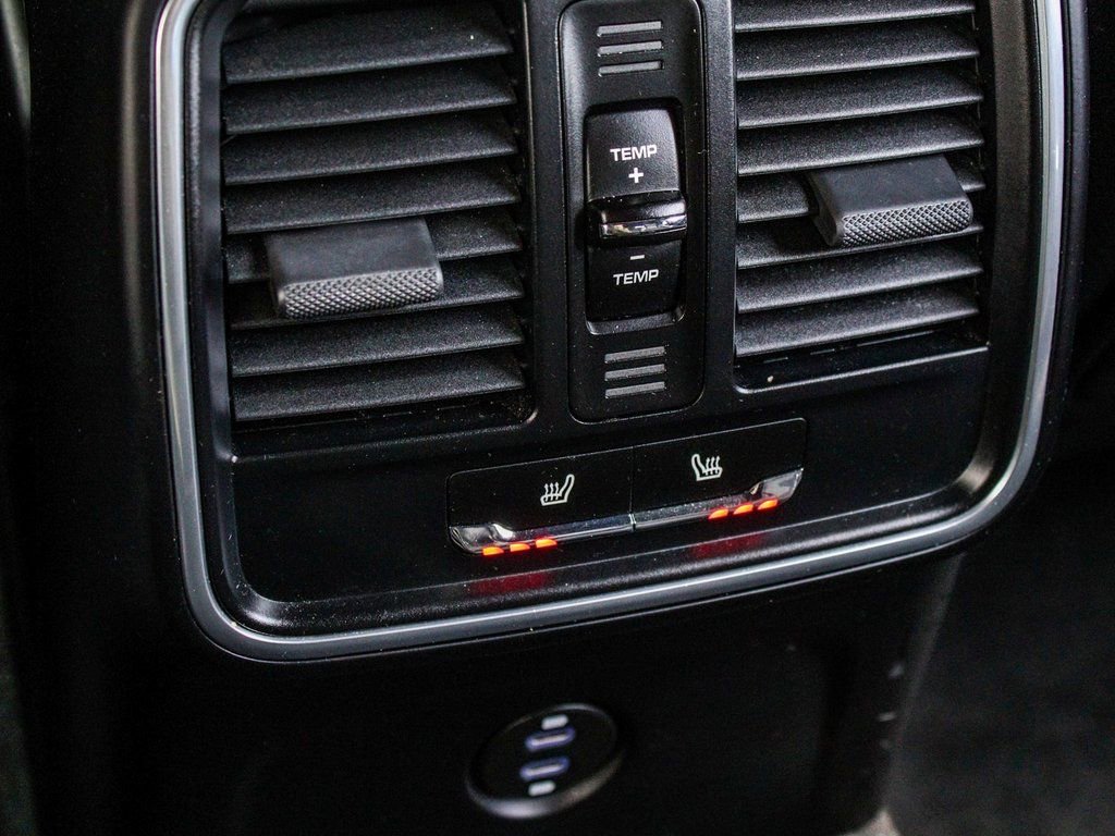 Used 2020 Porsche Macan image 35